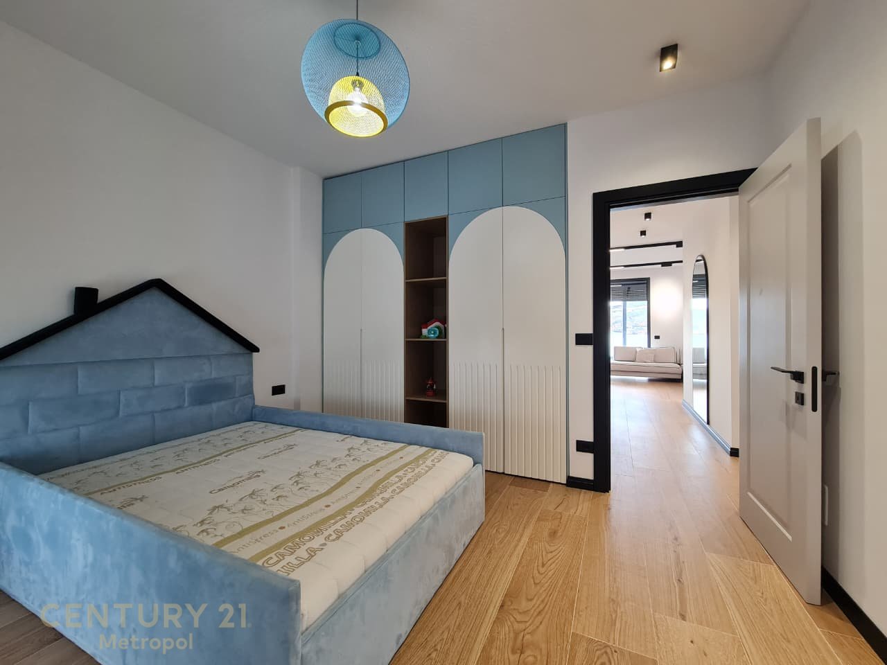 Apartment 3+1+2 parking spaces for Rent with Veranda, near TEG Shopping Center offered!