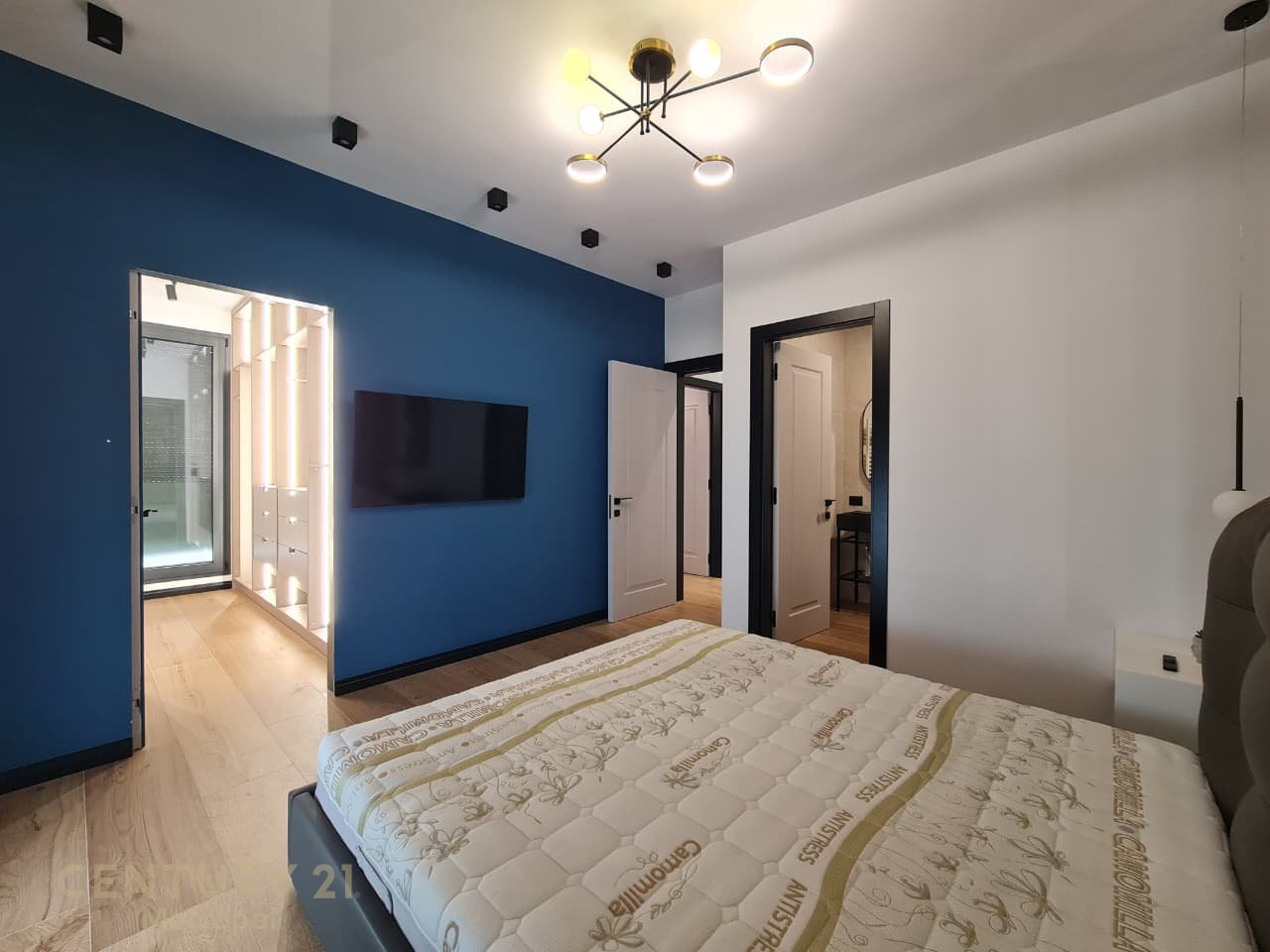 Apartment 3+1+2 parking spaces for Rent with Veranda, near TEG Shopping Center offered!