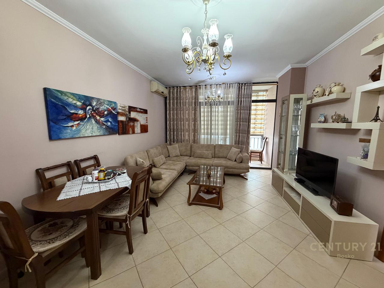 Jepet me qira apartament 2+1+2 – Yzberisht (pas Big Market)