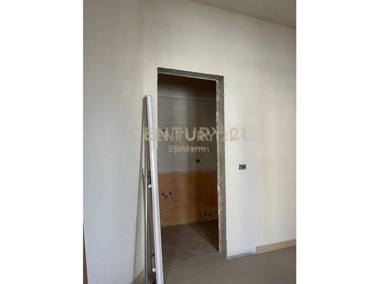 Villa for Sale on Aleksander Goga Street, Durrës - €160,000 | 411 m²