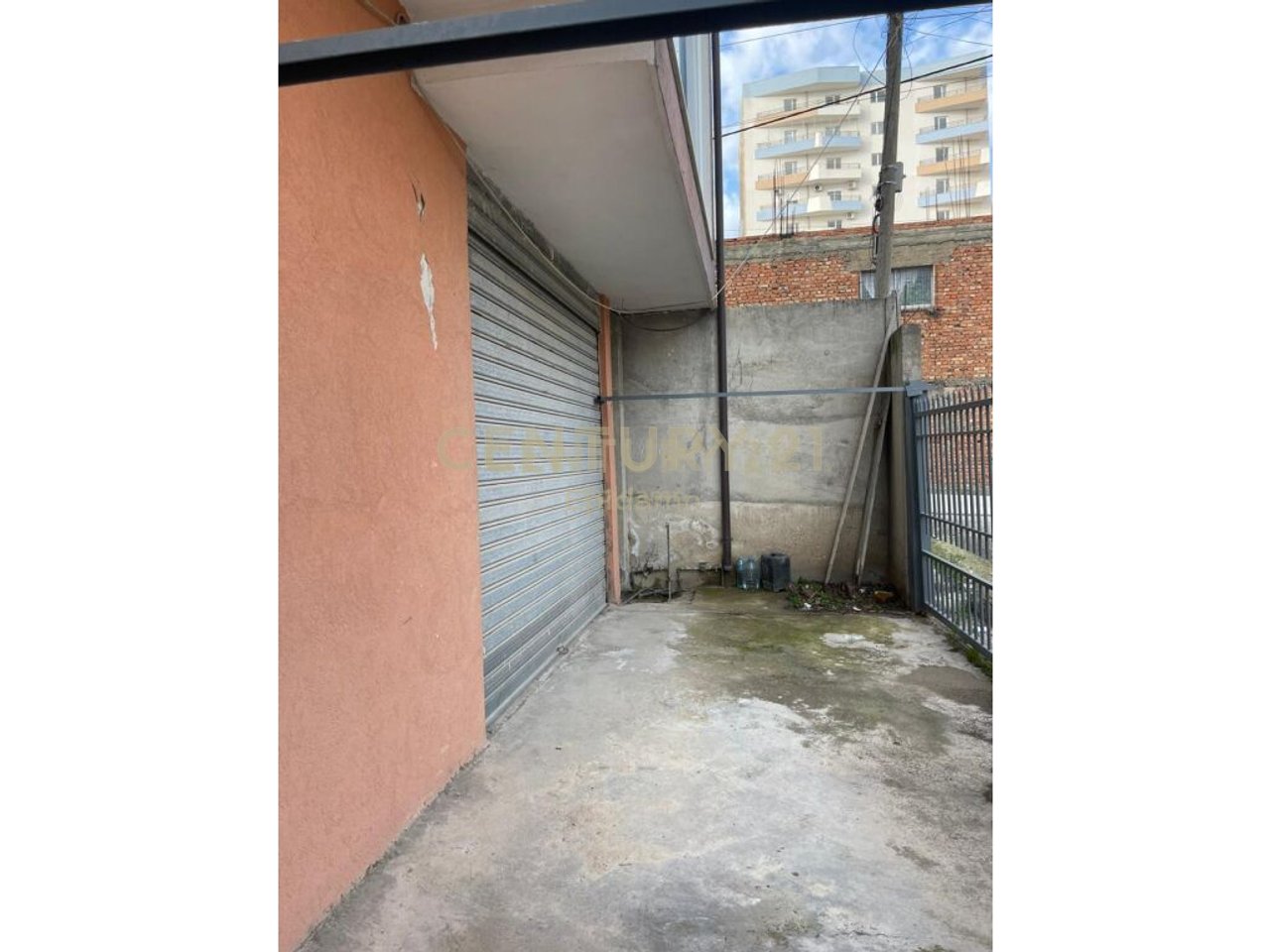 Villa for Sale on Aleksander Goga Street, Durrës - €160,000 | 411 m²