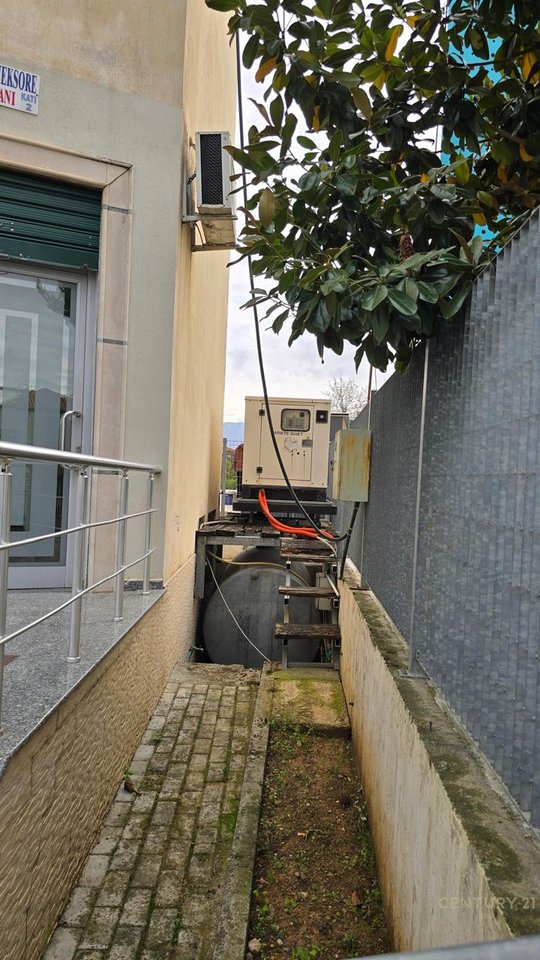 JEPET ME QIRA GODINE TRE KATESHE NE PASKUQAN.