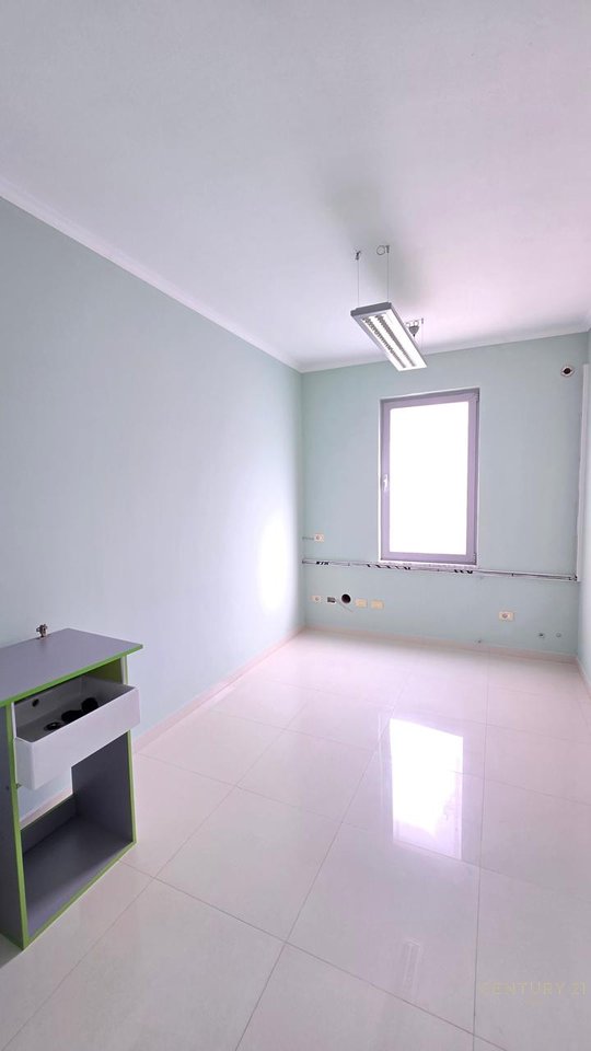 JEPET ME QIRA GODINE TRE KATESHE NE PASKUQAN.