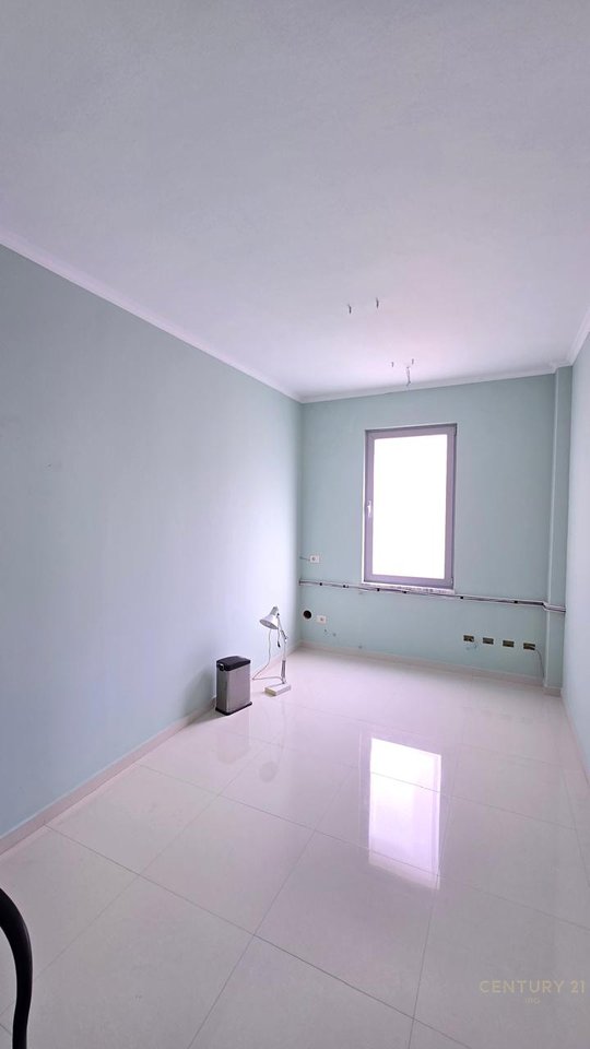 JEPET ME QIRA GODINE TRE KATESHE NE PASKUQAN.