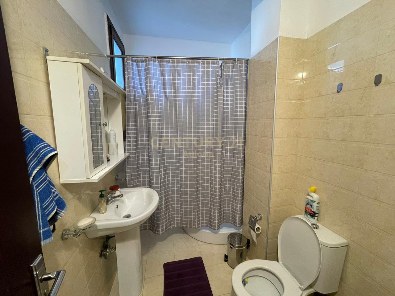 APARTAMENT 3+1+2 PER SHITJE NE RRUGEN E RE  VLORE