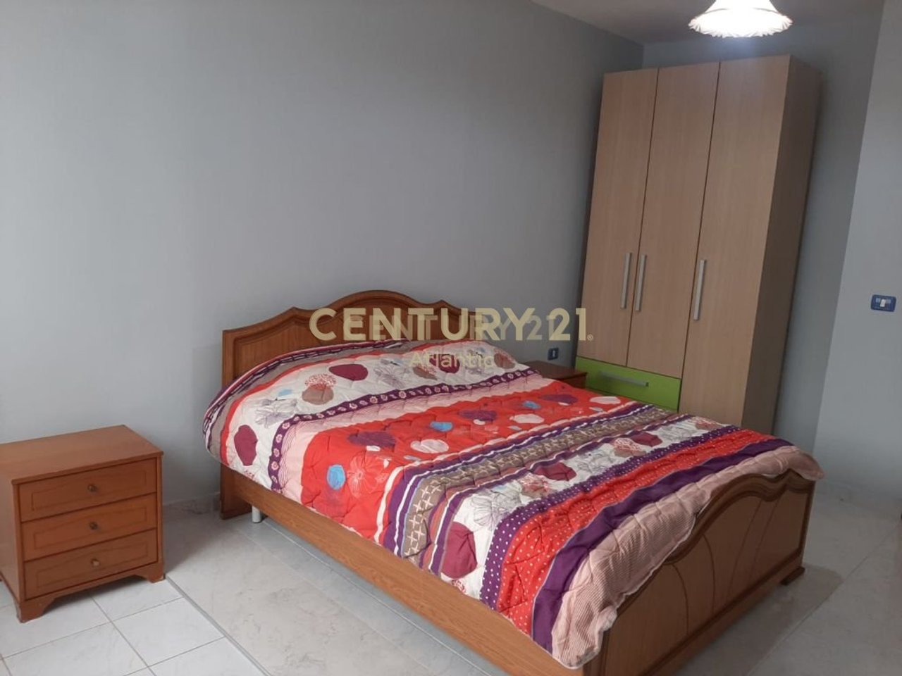 Jepet Apartament 1+1 me qera ne Plazh Hekurudha!