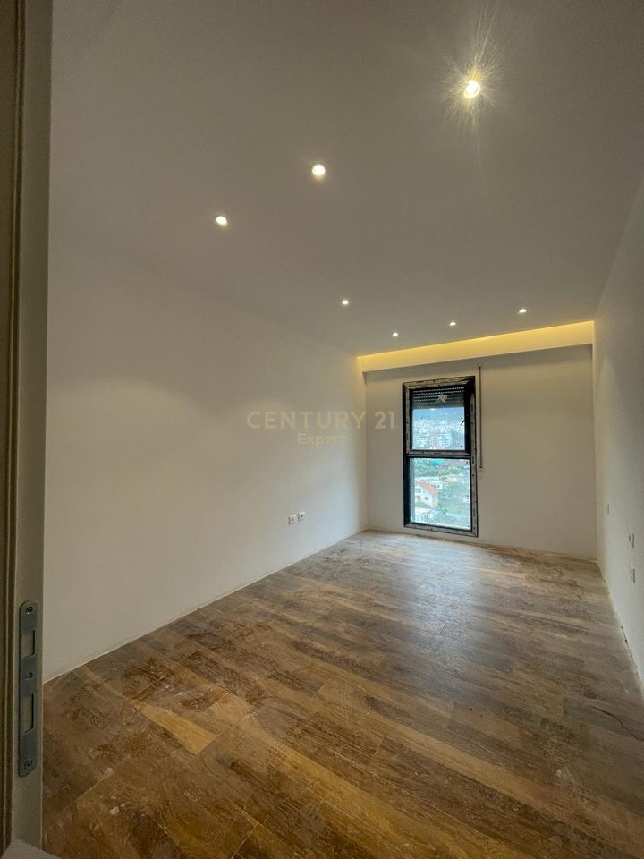 2+1 APARTMENT FOR SALE ON KOKONOZEVE STREET, PORCELAIN !!