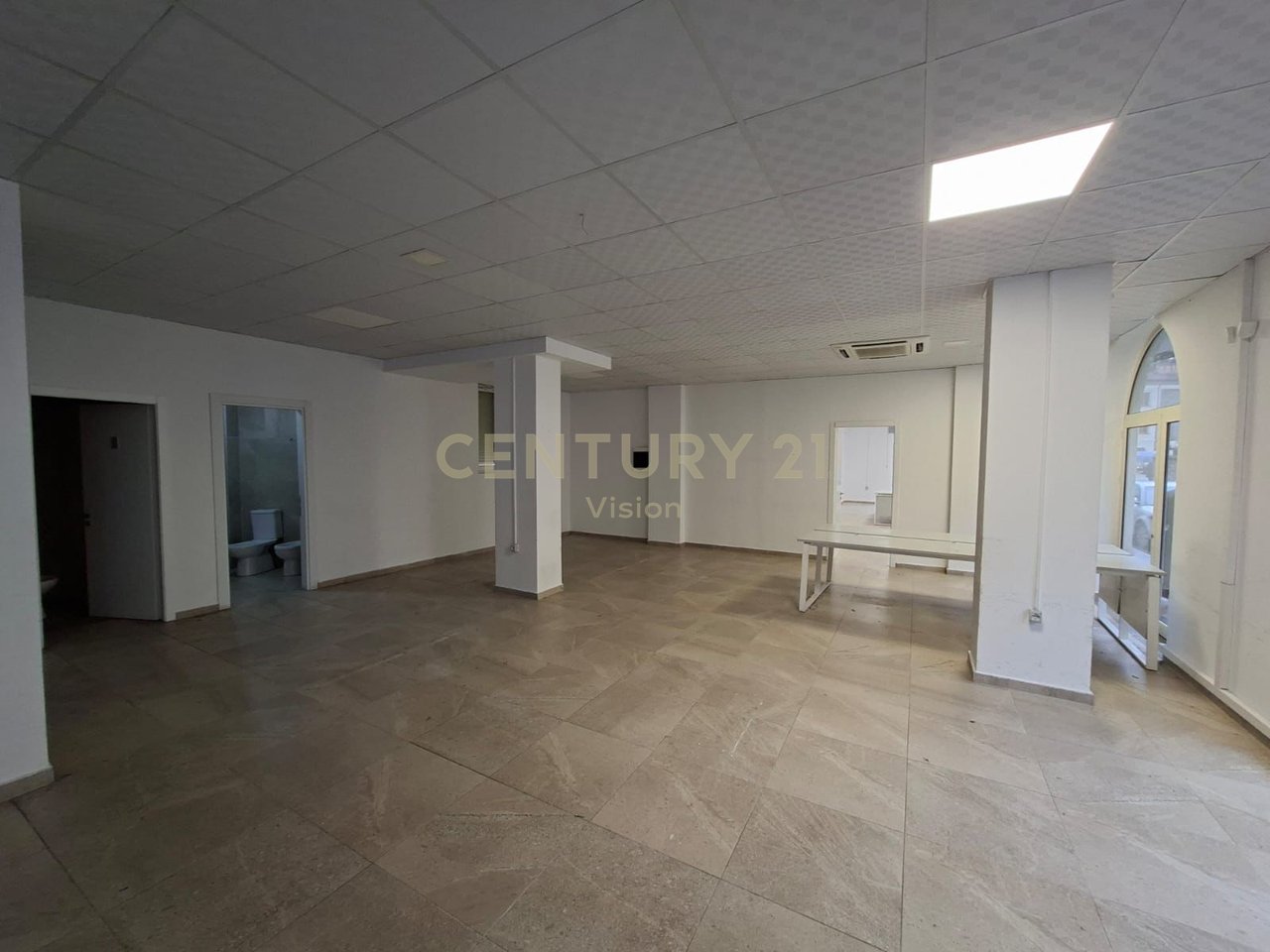 Shitet Ambient Biznesi prane Katedrales Shkoder