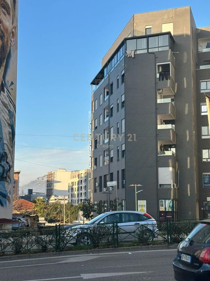 COMMERCIAL UNIT FOR SALE AT PHARMACY 10