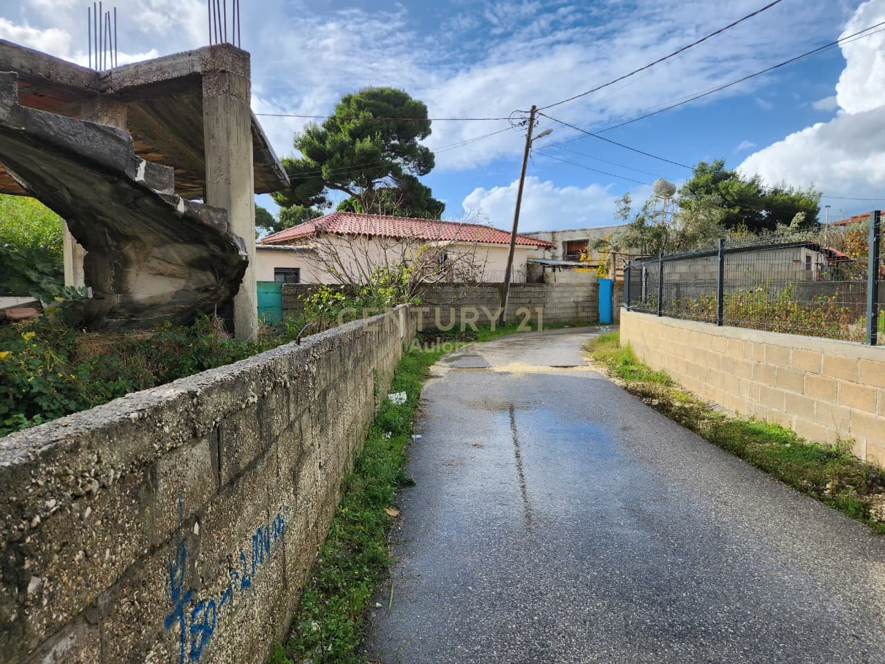 Ndërtesë për Shitje pranë Plazhit të Vjetër