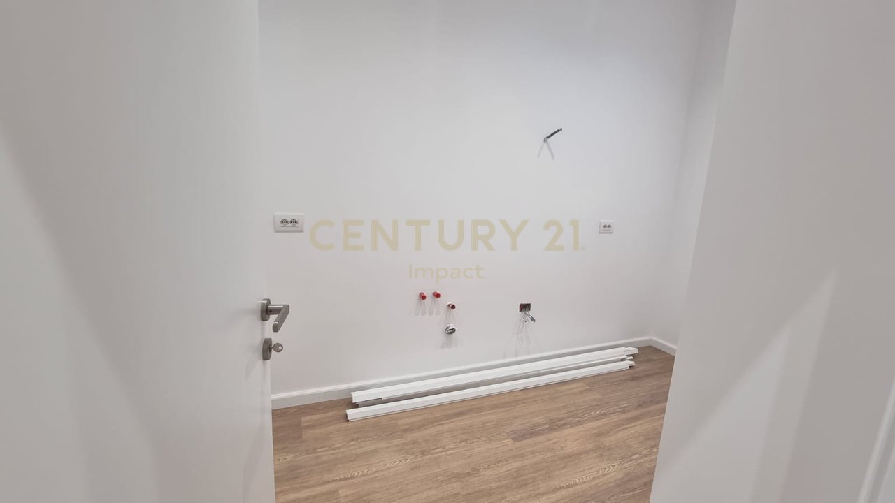 Apartment 2+1+2 For Sale in Botanical Zoological Garden, Tirana - €200,000!