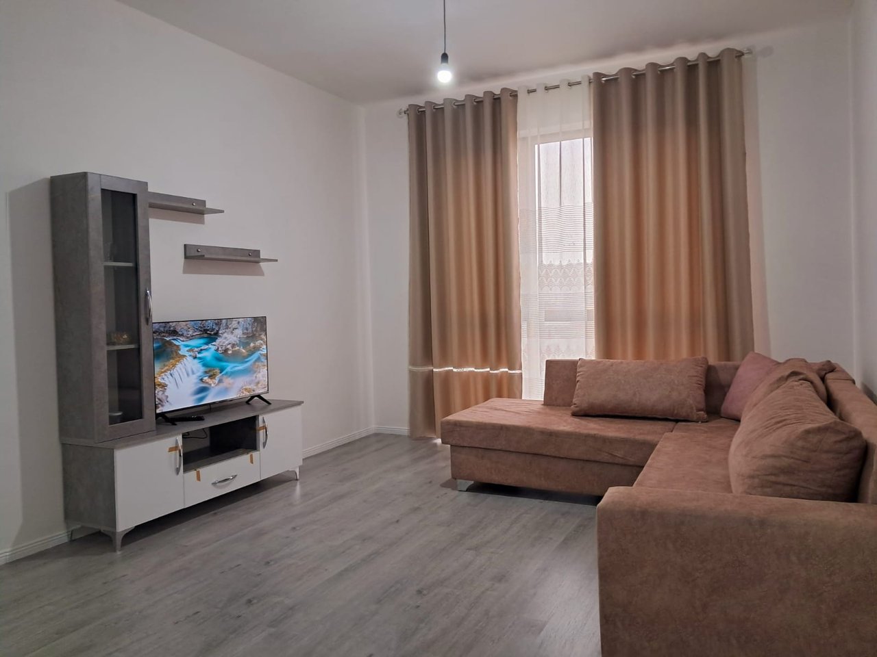 Apartment 2+1+2 For Rent in Shqiponja Square, Tirana - 700 thousand lek | 98 m²