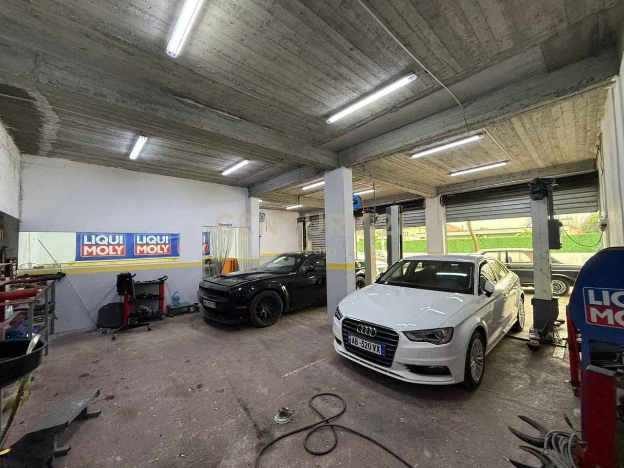 CAR SERVICE FOR RENT