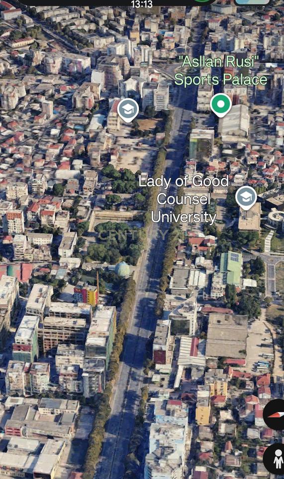 Hotel me 12 Dhoma dhe ambient per Bar-Restorant, në rrugen kryesore Laprake