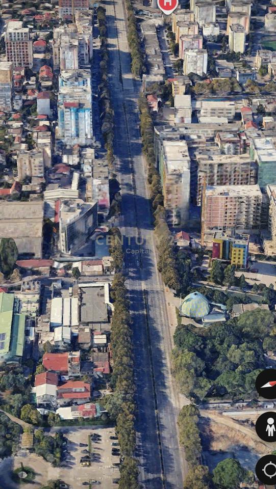 Hotel me 12 Dhoma dhe ambient per Bar-Restorant, në rrugen kryesore Laprake