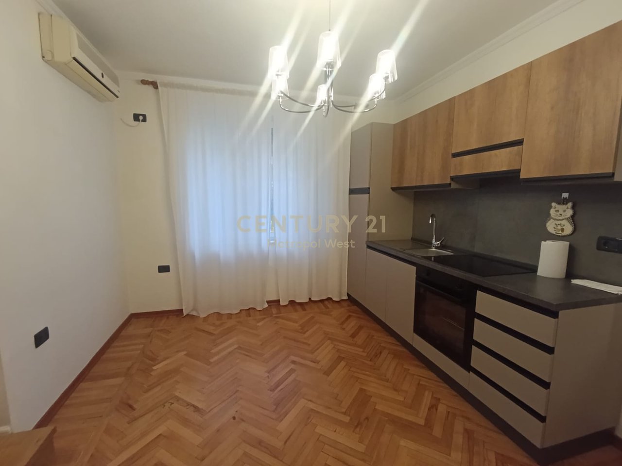 APARTAMENT ME QIRA  1+1+2 DEPO PRANE SHKOLLES SE BALETIT !