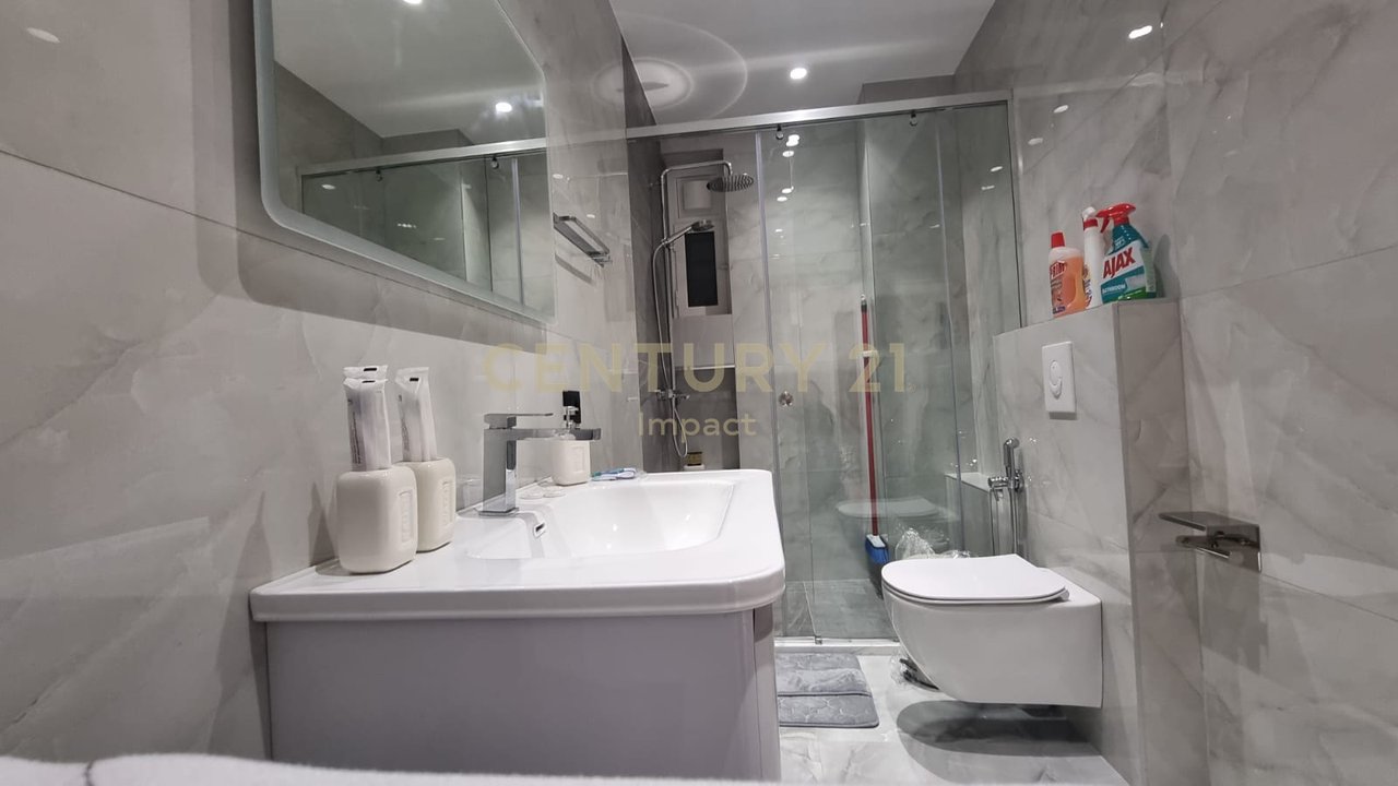 Appartamento 2+1 in affitto a Komuna e Parisit, Via Medar Shtylla, Tirana - 900€!