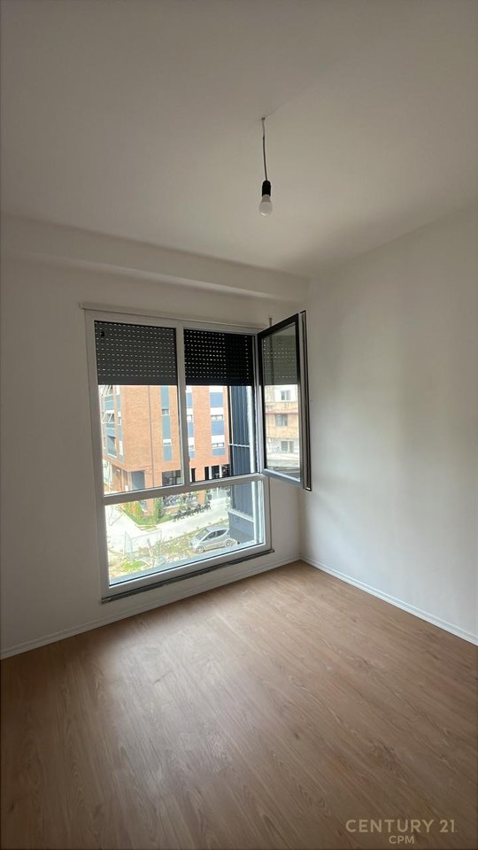 Hapësirë multifunksionale Me Qira në Laprakë