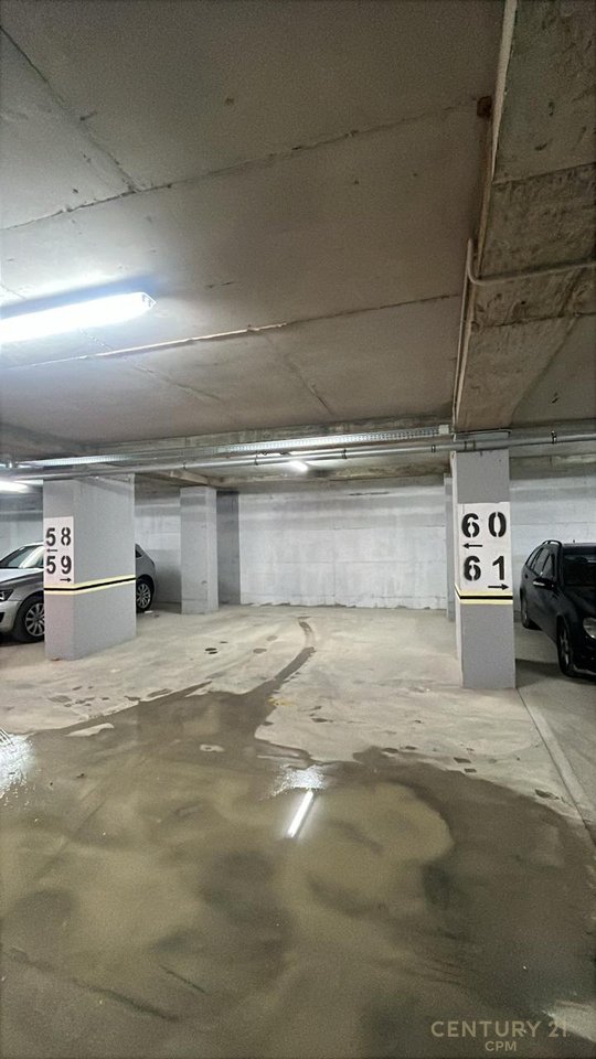 Hapësirë multifunksionale Me Qira në Laprakë