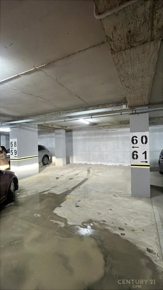 Hapësirë multifunksionale Me Qira në Laprakë