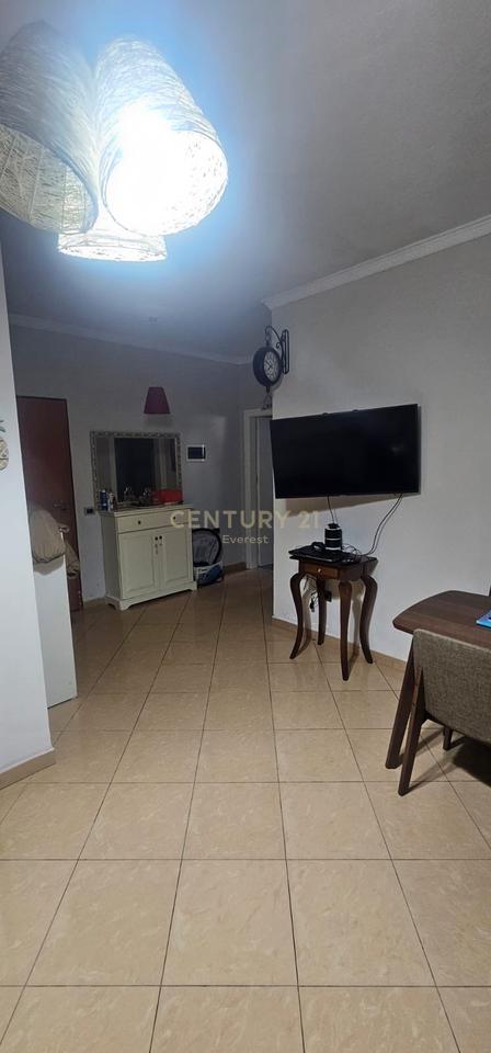 QERRET, APARTAMENT 1+1 PER QIRA