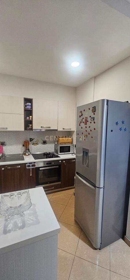 QERRET, APARTAMENT 1+1 PER QIRA