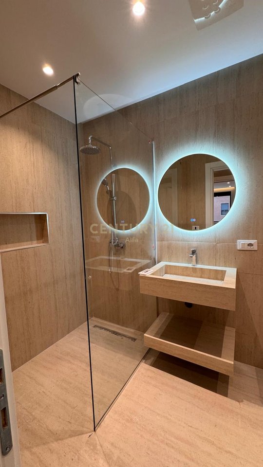 1+1 apartment for sale in the Xheluks Complex, Elbasan Street!