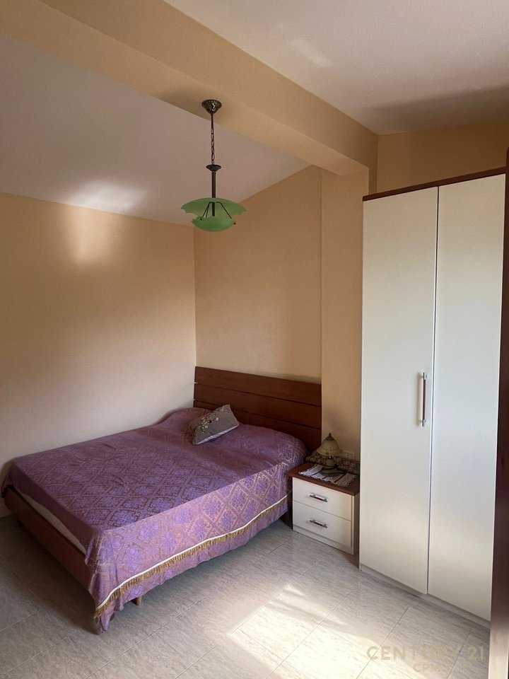 VILË TRADICIONALE ME QIRA – PETRELË