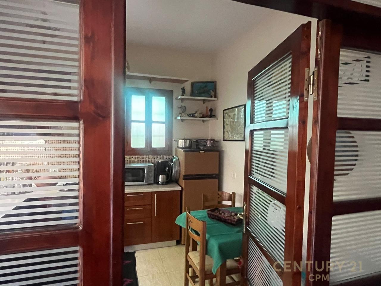 VILË TRADICIONALE ME QIRA – PETRELË