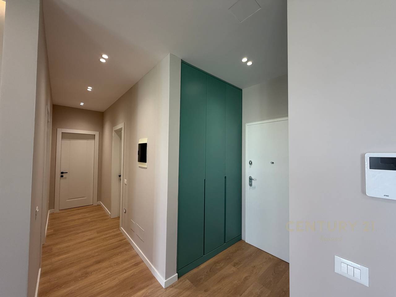 Offriamo un appartamento 2+1+2 con posto auto, presso Altana Luxury Residence con vista sul Complesso Dinamo!