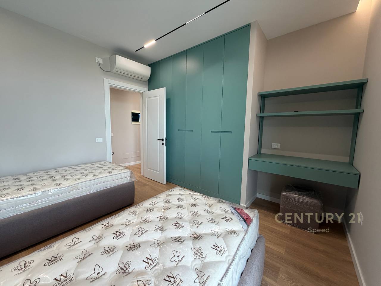 Offriamo un appartamento 2+1+2 con posto auto, presso Altana Luxury Residence con vista sul Complesso Dinamo!