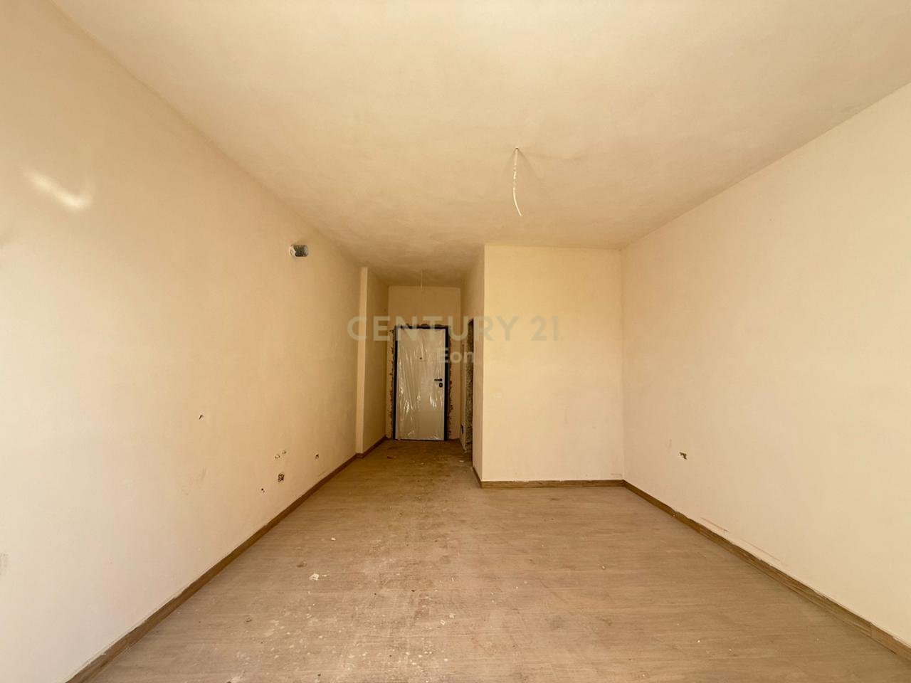 MONOLOCALE CON CORTILE IN VENDITA PRESSO "EON RESIDENCE" A GOLEM!