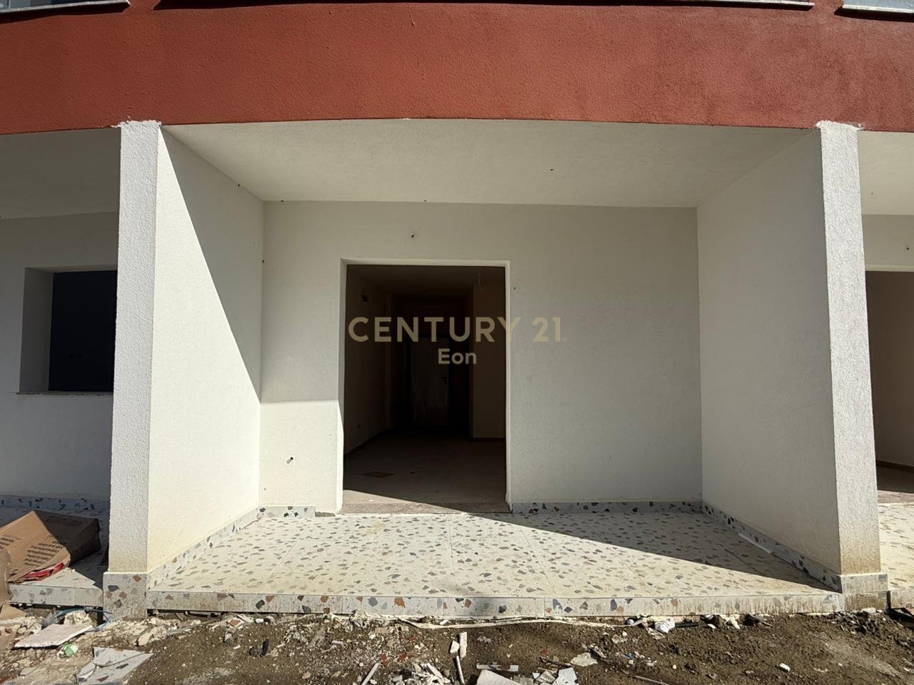 MONOLOCALE CON CORTILE IN VENDITA PRESSO "EON RESIDENCE" A GOLEM!