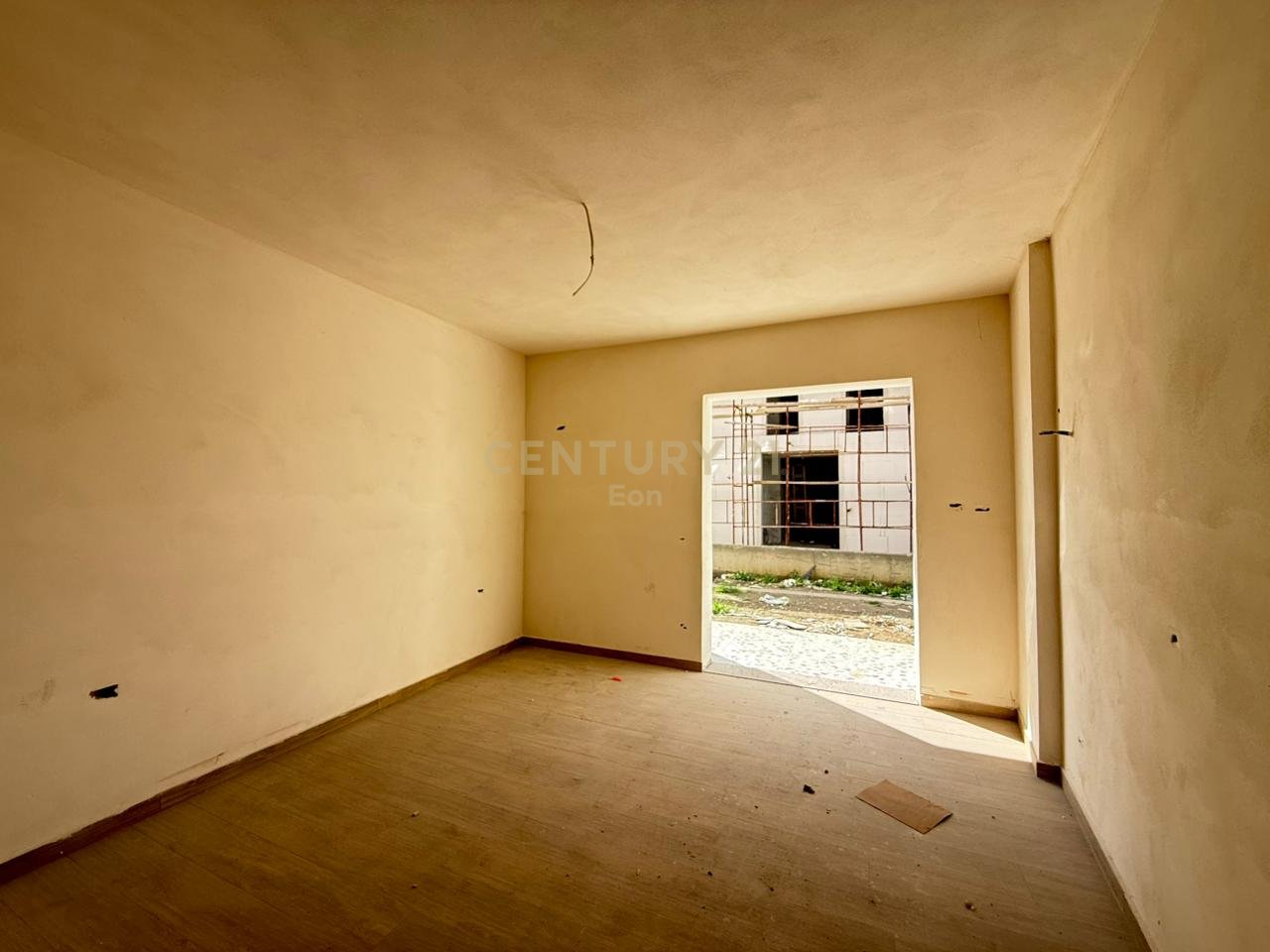 MONOLOCALE CON CORTILE IN VENDITA PRESSO "EON RESIDENCE" A GOLEM!