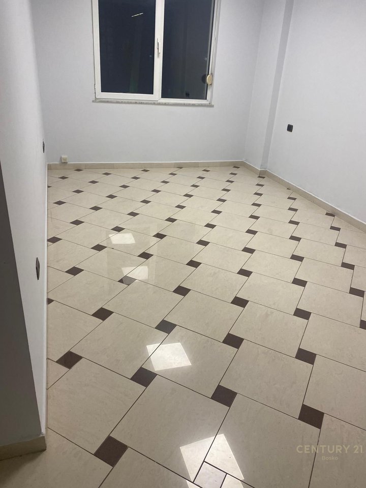 UFFICIO IN AFFITTO - ISH BLOK, TIRANA