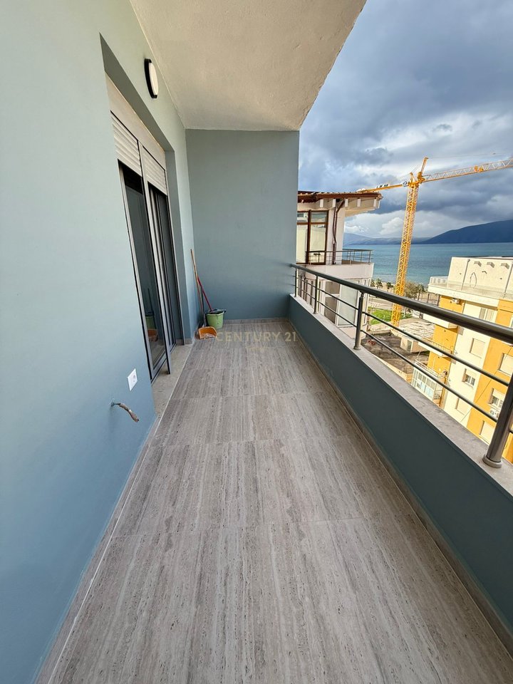 APARTAMENT 2 +1+2 I RINOVUAR DHE I MOBILUAR ME PAMJE PJESORE NGA DETI NE  LUNGOMARE!