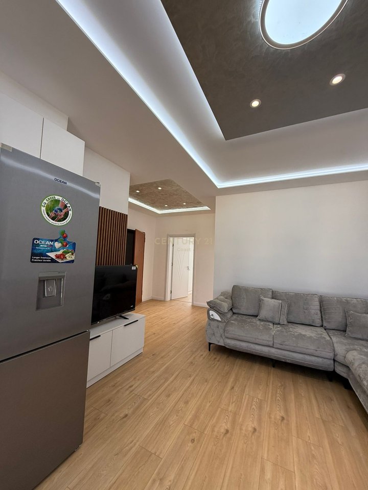 APARTAMENT 2 +1+2 I RINOVUAR DHE I MOBILUAR ME PAMJE PJESORE NGA DETI NE  LUNGOMARE!