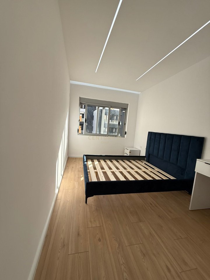 APARTAMENT 2 +1+2 I RINOVUAR DHE I MOBILUAR ME PAMJE PJESORE NGA DETI NE  LUNGOMARE!