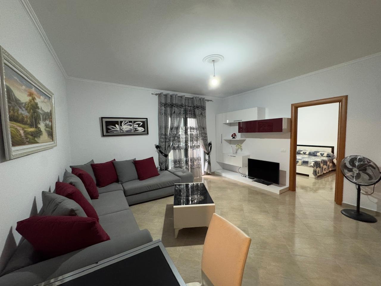 APARTAMENT 2+2 PER QIRA,NE LUNGOMARE!