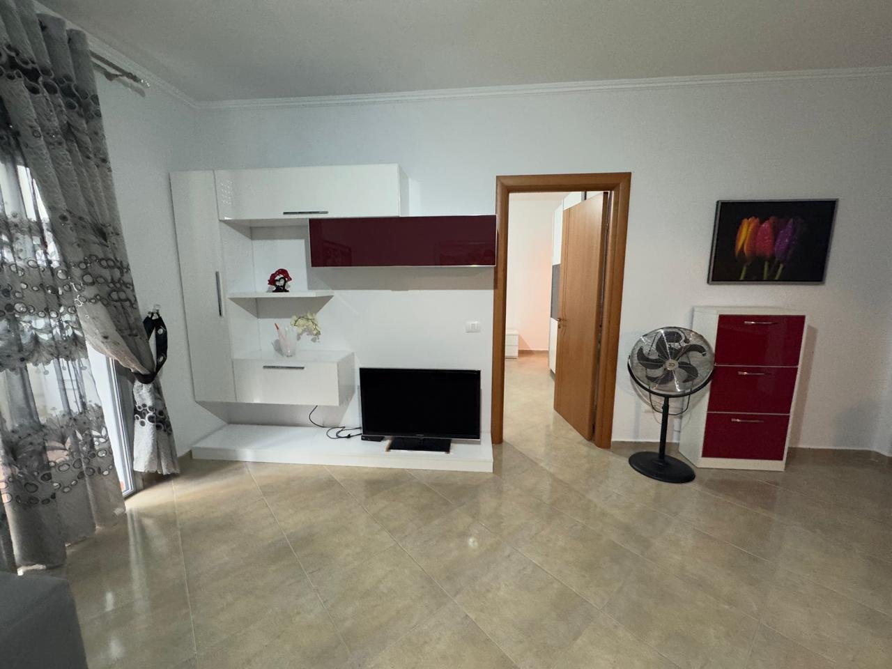 APARTAMENT 2+2 PER QIRA,NE LUNGOMARE!