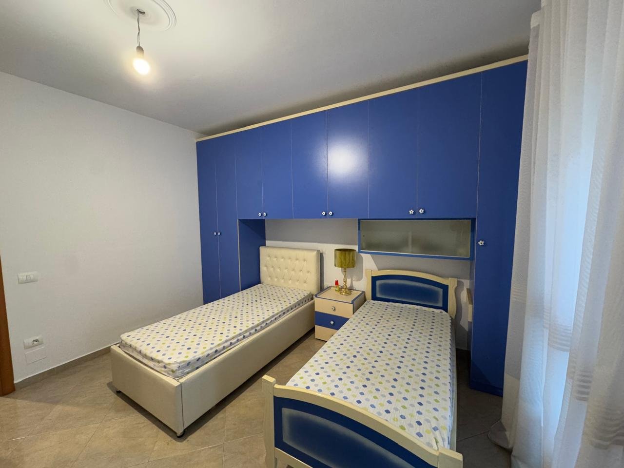 APARTAMENT 2+2 PER QIRA,NE LUNGOMARE!