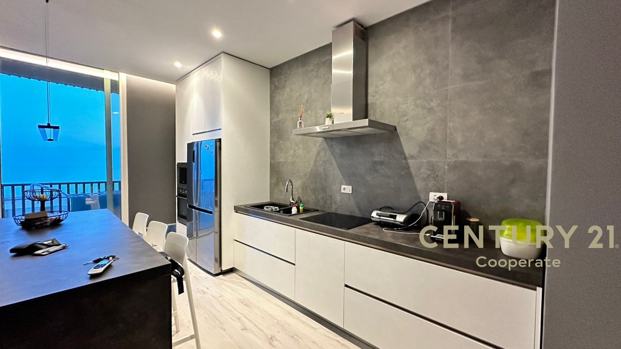 SHESIM APARTAMENT 2+1 ME VERANDE DHE PARKIM NE GREEN COAST 1