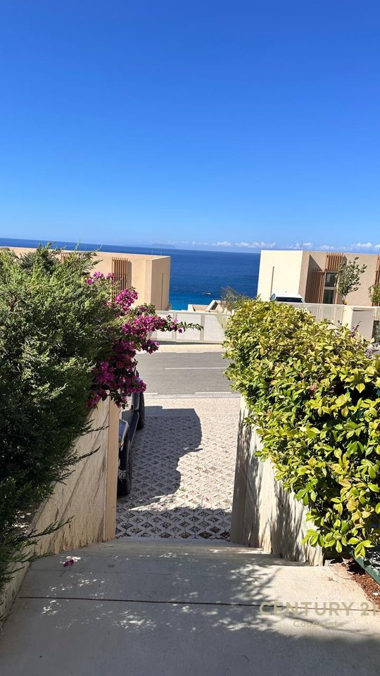 SHESIM APARTAMENT 2+1 ME VERANDE DHE PARKIM NE GREEN COAST 1