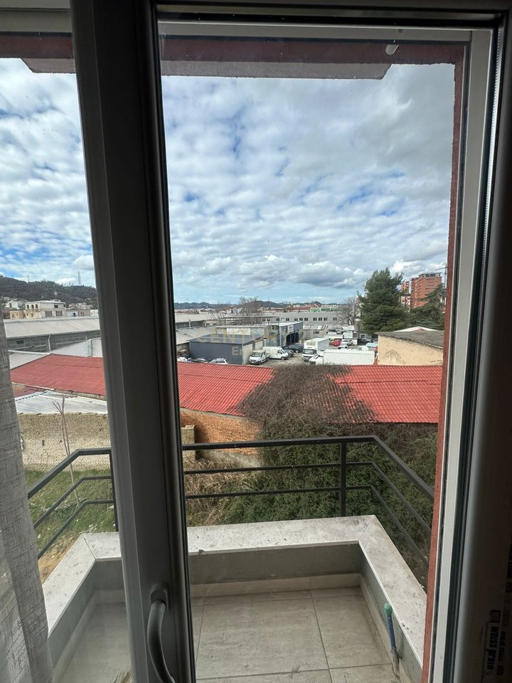 Selite - Jepet me qera 2+1 Prane Xhamise