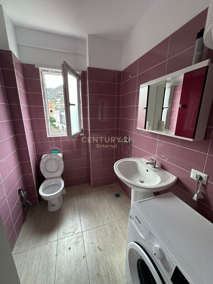 Selite - Jepet me qera 2+1 Prane Xhamise