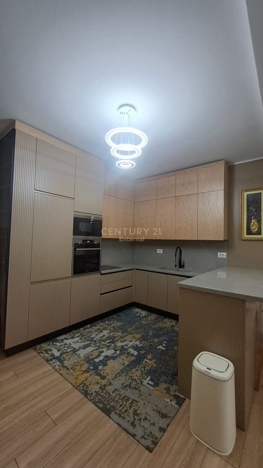 Apartment 3+1+2 + parking in Garden Building