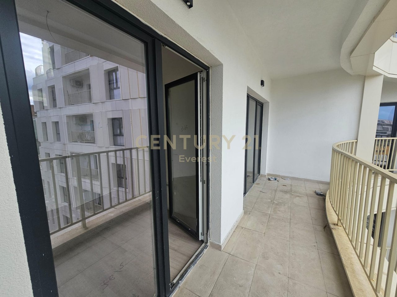 ZOGU I ZI, 1+1 APARTMENT FOR SALE