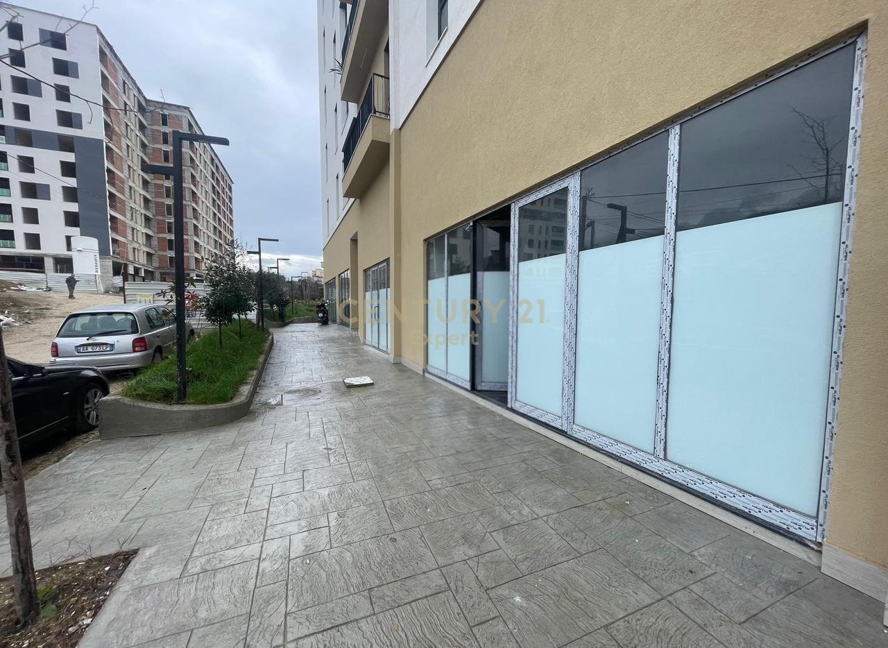 COMMERCIAL OPENSPACE UNIT FOR SALE IN KINOBLOCK RESIDENCE, PORCELAIN !!