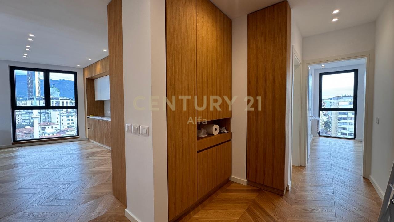 Jepet me qira SUPER PENTHOUSE me pishinë private!