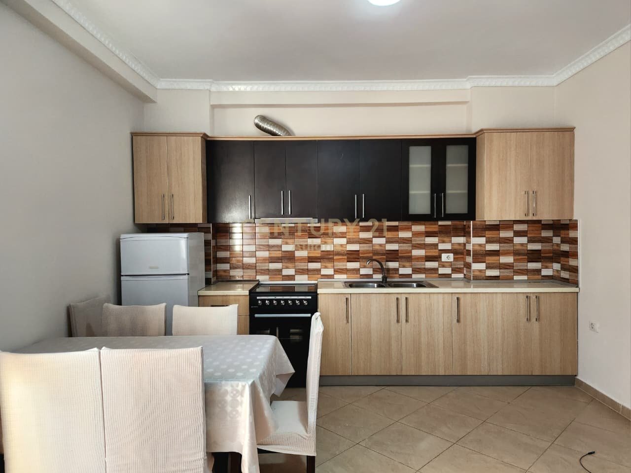 Apartament 2+1 me Qira pranë Parkut Aulona